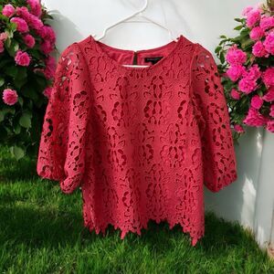 Banana Republic Coral Pink Cutout Lace Pattern 3/4 Sleeve Blouse Top size Medium